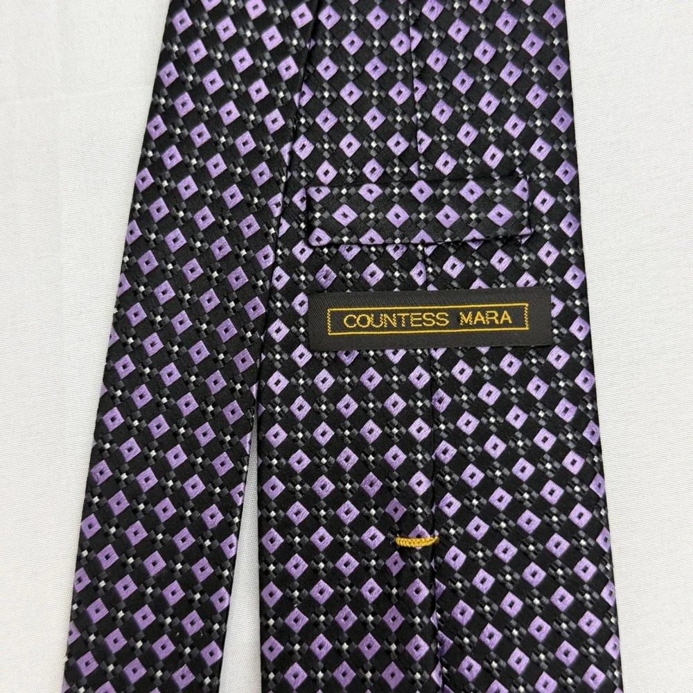 Countess Mara Tie 59